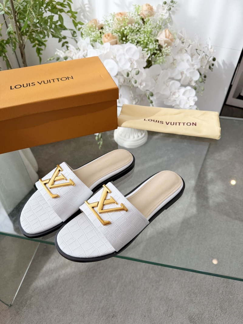 l0vis Vvtt0n slippers